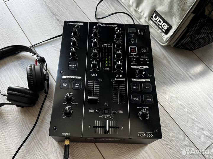 Pioneer DJM 350 микшерный пульт