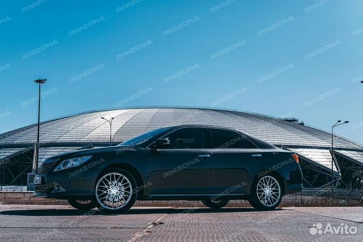 Литые диски на Toyota Camry R19