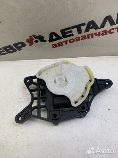 Сервопривод заслонок печки Hyundai Solaris седан