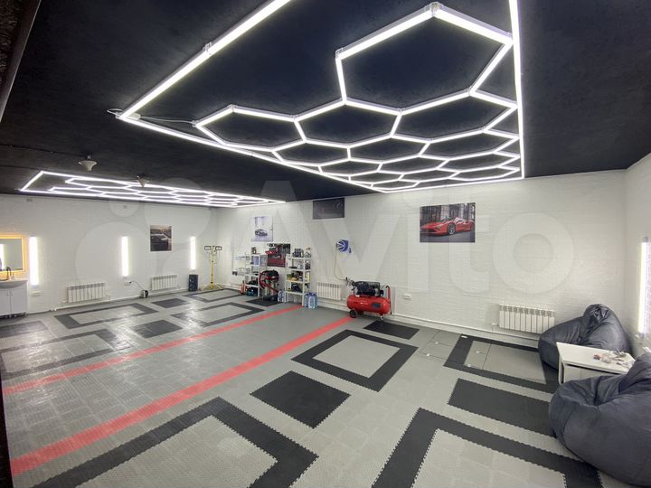 Гараж, > 30 м²