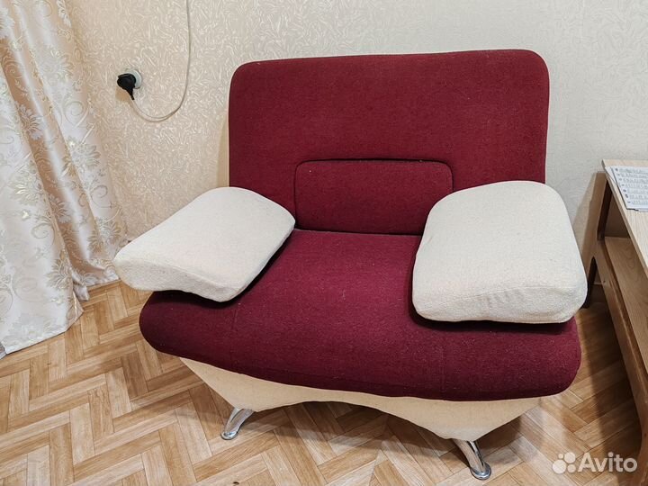 Диван и два кресла