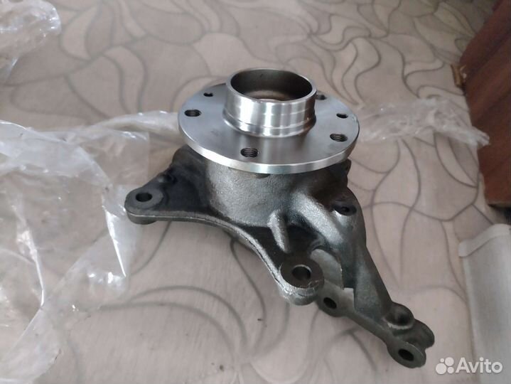 Поворотный кулак на Рено дастер в сборе