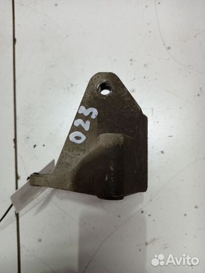 Nissan Almera (B10) кронштейн гидроусилителя