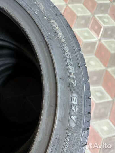 Westlake SA37 235/45 R17 97Y