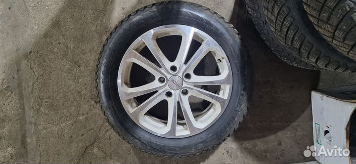 Goodyear Ultragrip Ice Arctic 225/55 R17