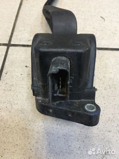 Педаль газа Peugeot Partner