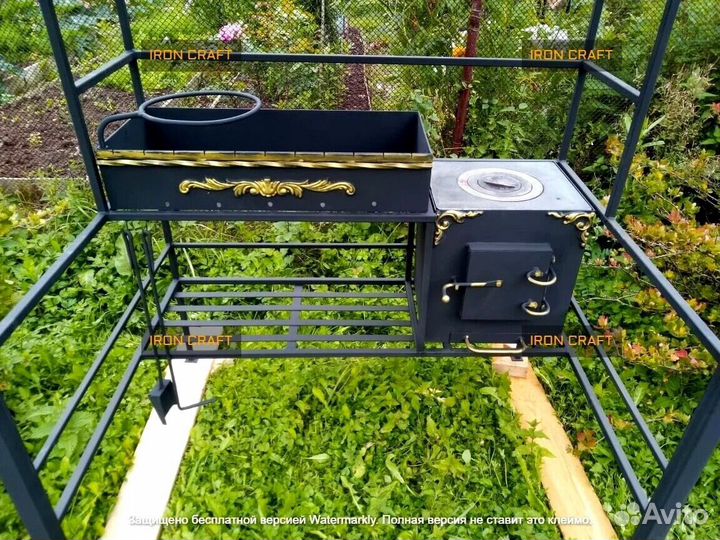 Мангал с крышей