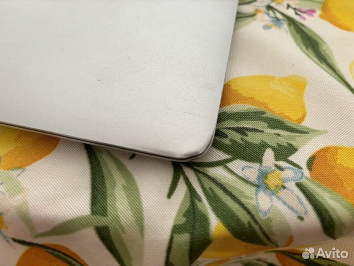 Apple MacBook Air 11 2010