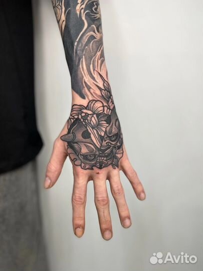 Ищу моделей на тату, Татуировка