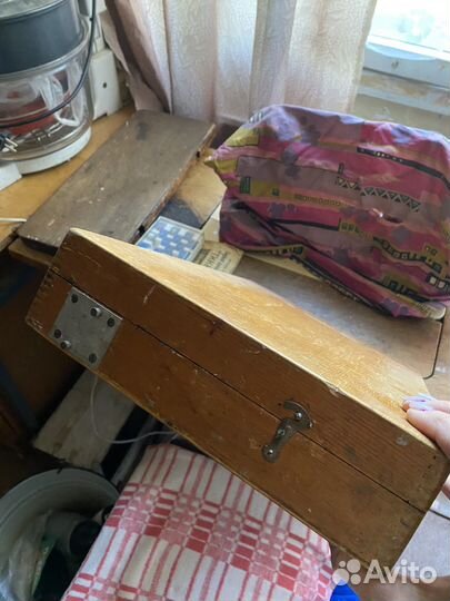 Ящик для красок и палитры для художника