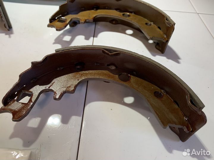 Колодки тормозные барабанные Mazda Bongo SE28M