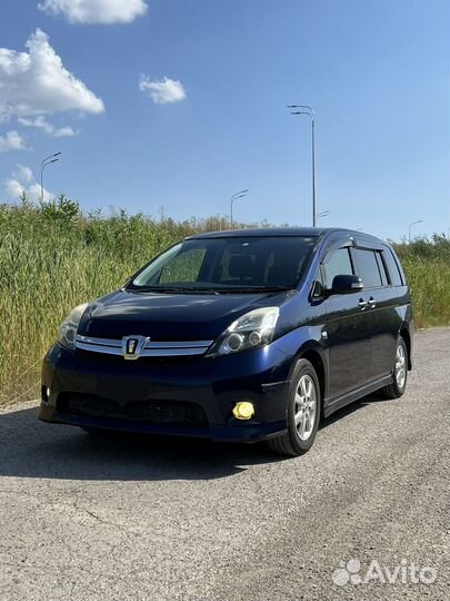 Toyota Isis, 2012