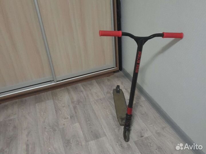 Продаю самокат с торгом