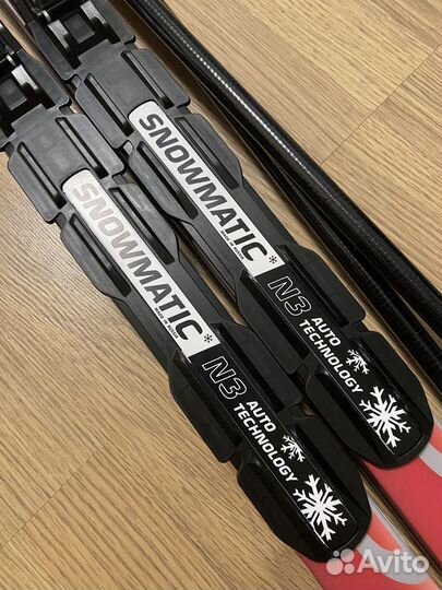 Беговые лыжи с ботинками и палками