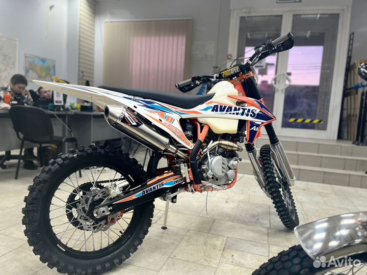 Мотоцикл Avantis A8 250 Carb
