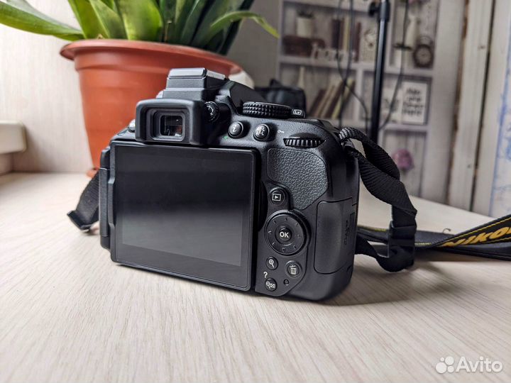 Зеркальный фотоаппарат