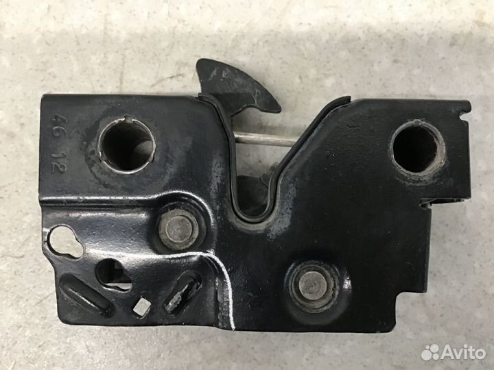 Замок капота VW Caddy III 2004-2015