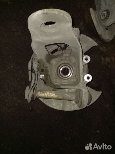 Задние поворотные кулаки BMW X5 E70