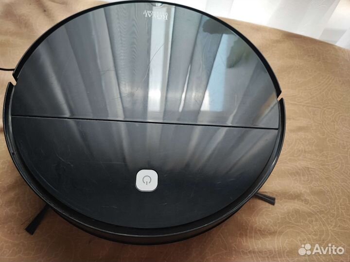 Робот пылесос royal
