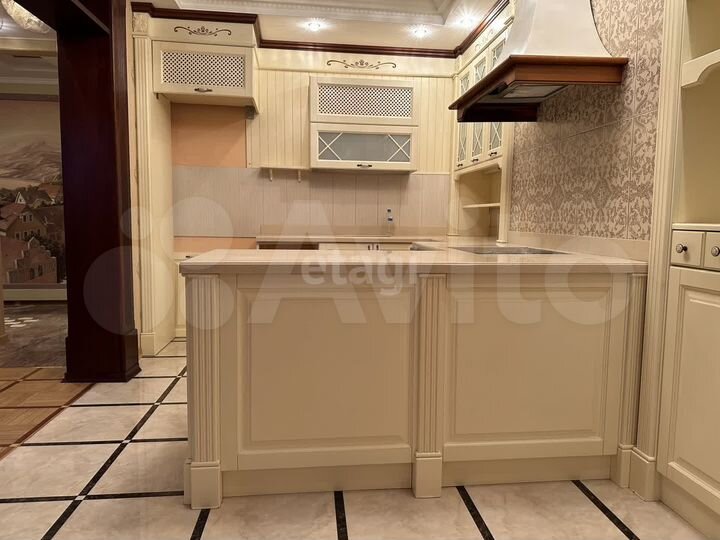 3-к. квартира, 115 м², 5/6 эт.