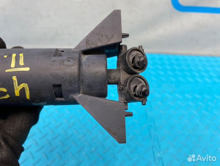 Форсунка омывателя фары правая Porsche Cayenne 958