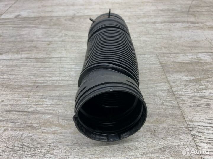Патрубок воздушного фильтра Skoda Octavia