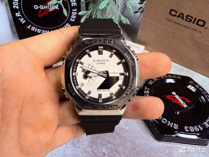 Часы Casio G-Shock GM-2100