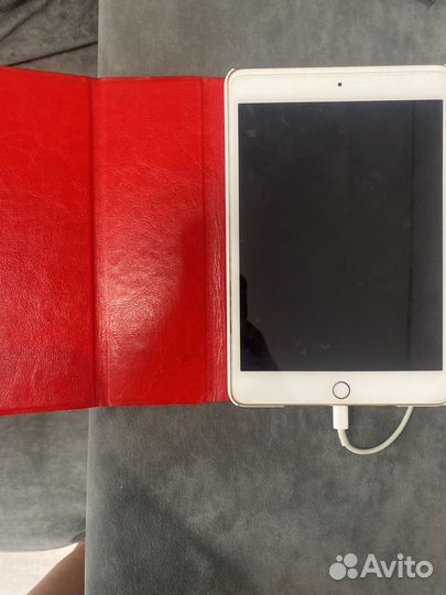 Планшет iPad mini 4 16г