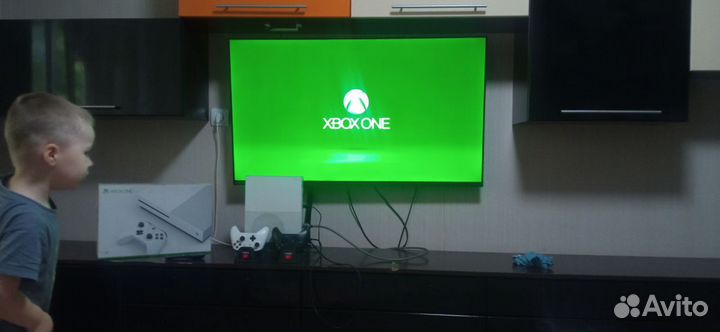 Xbox one s 1tb с играми