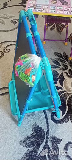 Мольберт и детский стол