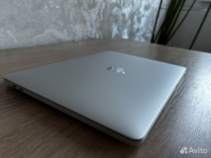 Apple MacBook Pro 13 2020 Intel Core i5 16gb 512gb