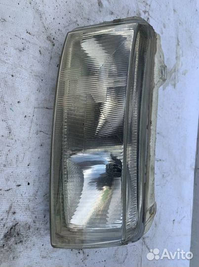 Фара правая vw passat b4