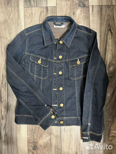 Джинсовая куртка женская бренда LEE