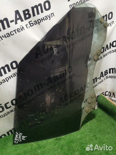Стекло двери переднее правое Toyota Crown GS121