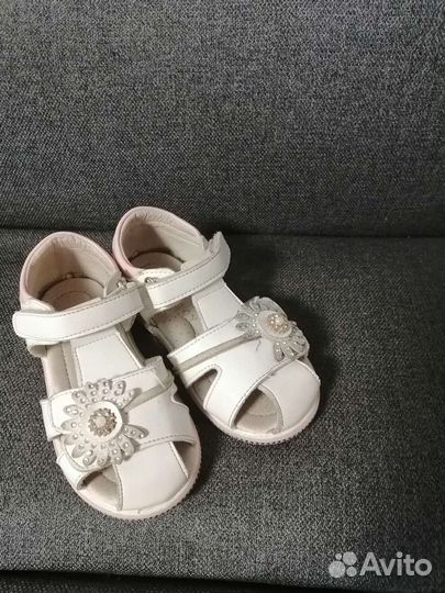 Сандалии для девочки