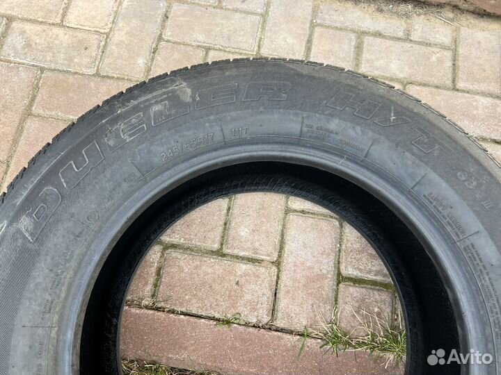 Bridgestone Dueler H/T 684III 245/65 R17 111T