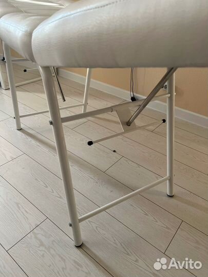 Кушетка мягкая косметологическая белая