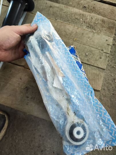 Стойки передние audi a4b6 новые