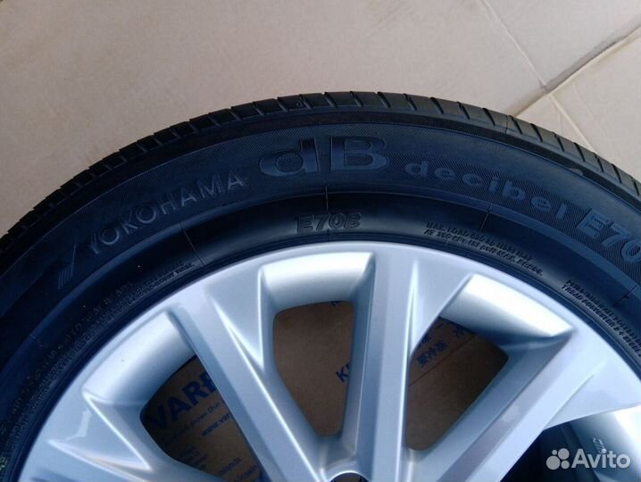 Yokohama dB Decibel E70 215/60 R16 95V