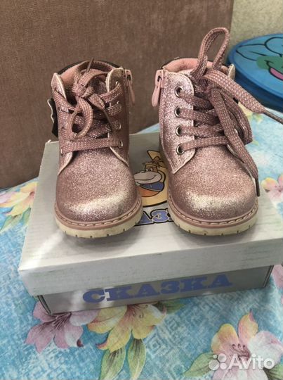 Продам ботинки детские