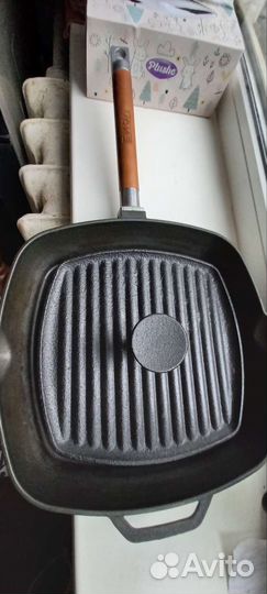 Чугунная сковорода гриль с прессом биол