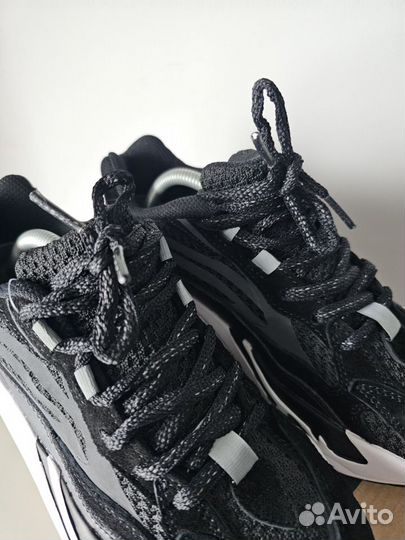 Кроссовки женские Adidas Yeezy Boost 700 v2