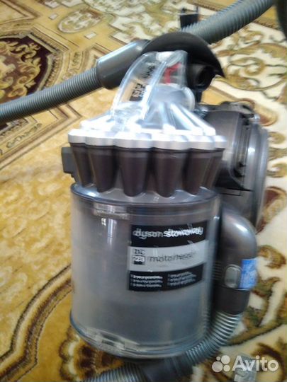 Пылесос Dyson DC23 motorhead