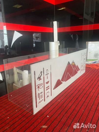 Стеклянная витрина