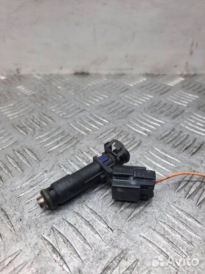 Форсунка Peugeot 307 кабриолет 2.0 RFJ 2008