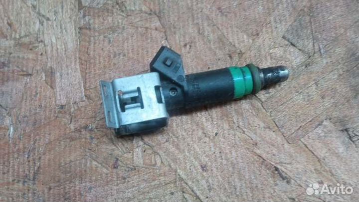 Форсунка топливная Ford Focus II 2008-2011