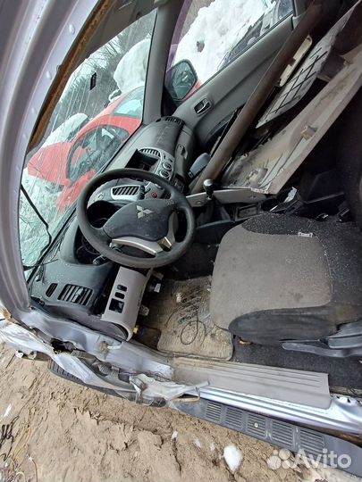 В разборе mitsubishi l200 kb