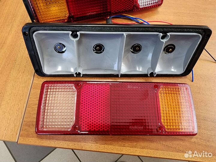 Фонари К-кт 2 шт Задние Универсальные Авто IN2320