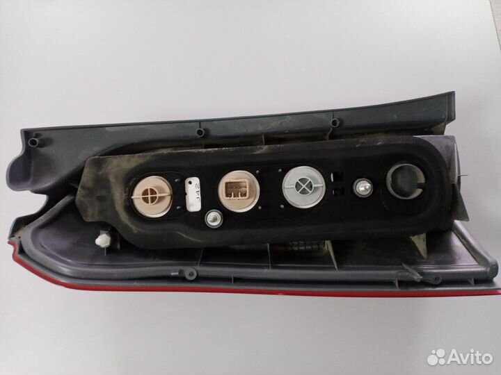 Стоп сигнал правый Toyota Succeed Probox