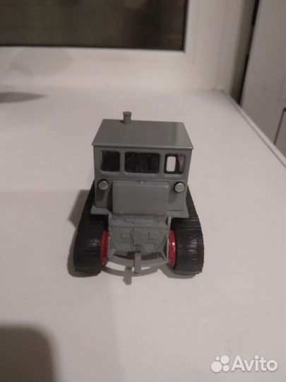 Модель трактора